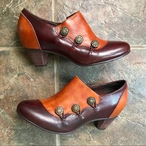 L’ARTISTE Two Toned Booties